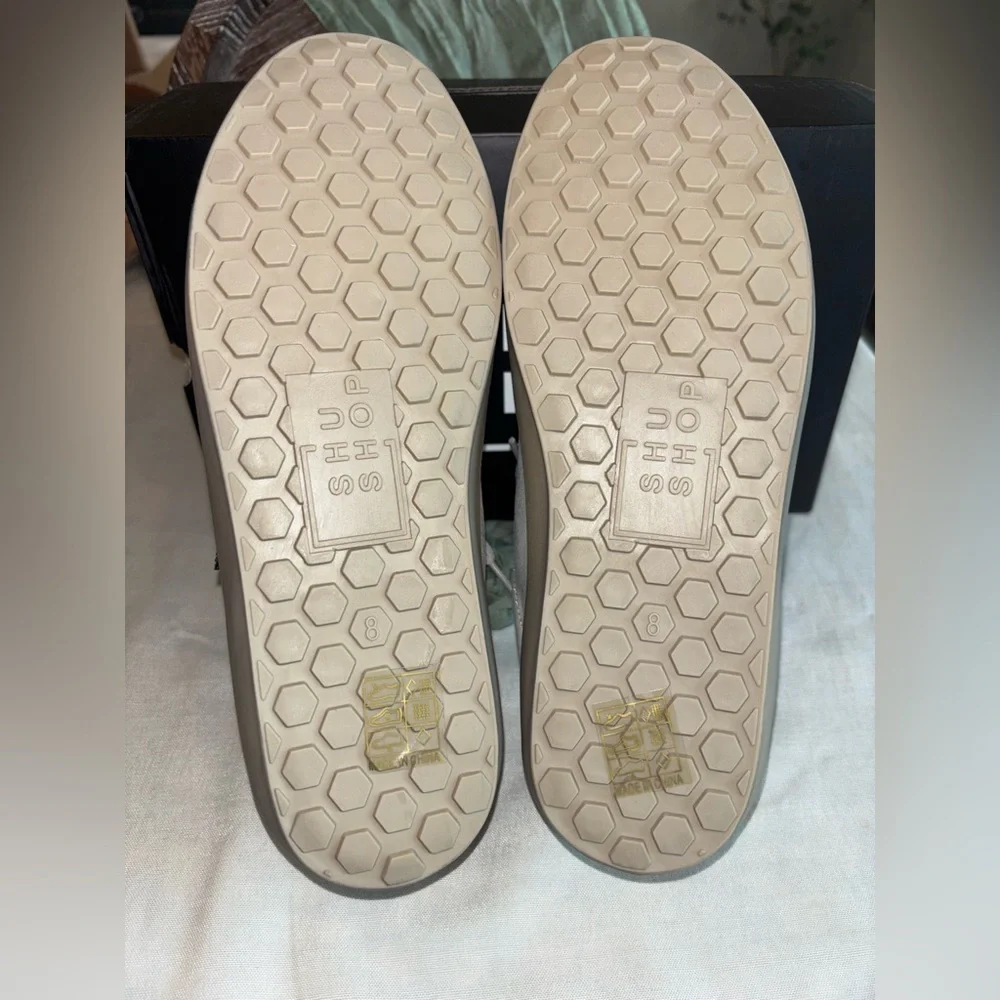 White and Gray Distressed Star Sneakers - Picture 6 of 6